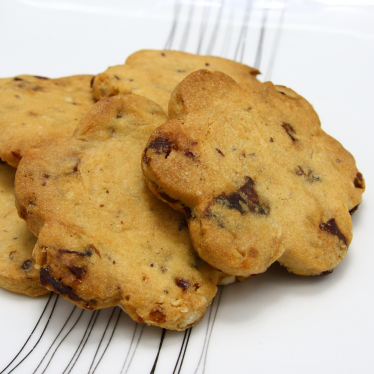Biscuit végan sans gluten à la farine de pois chiche, noisette et cramberries