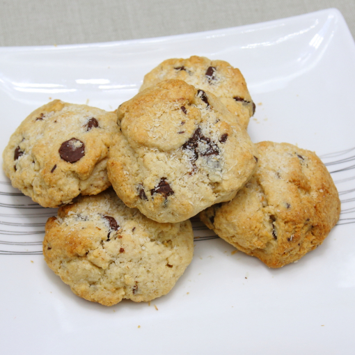 Cookie à la noix de coco râpée et aux pépites de chocolat noir