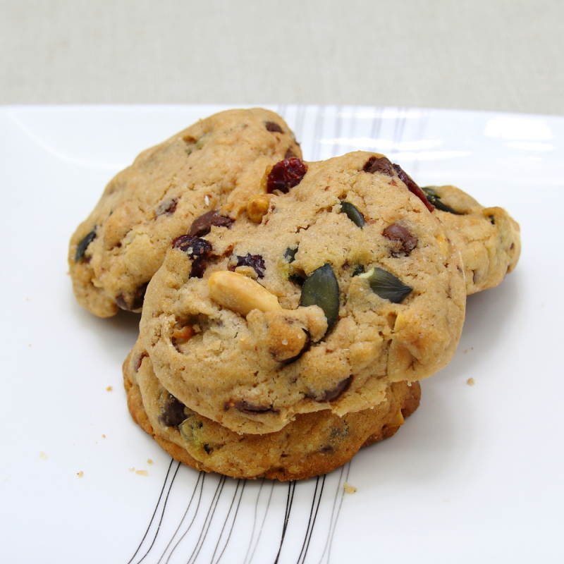 Cookie cacahuète, noix de cajou, graines de courge, cranberries