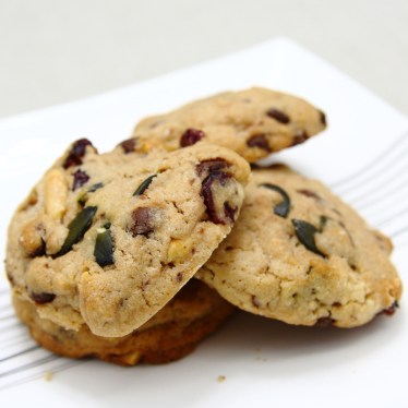 Cookie cacahuète, noix de cajou, graines de courge, cranberries