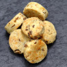 Biscuit salé aux oignons, huile d'olive extra-vierge et cheddar